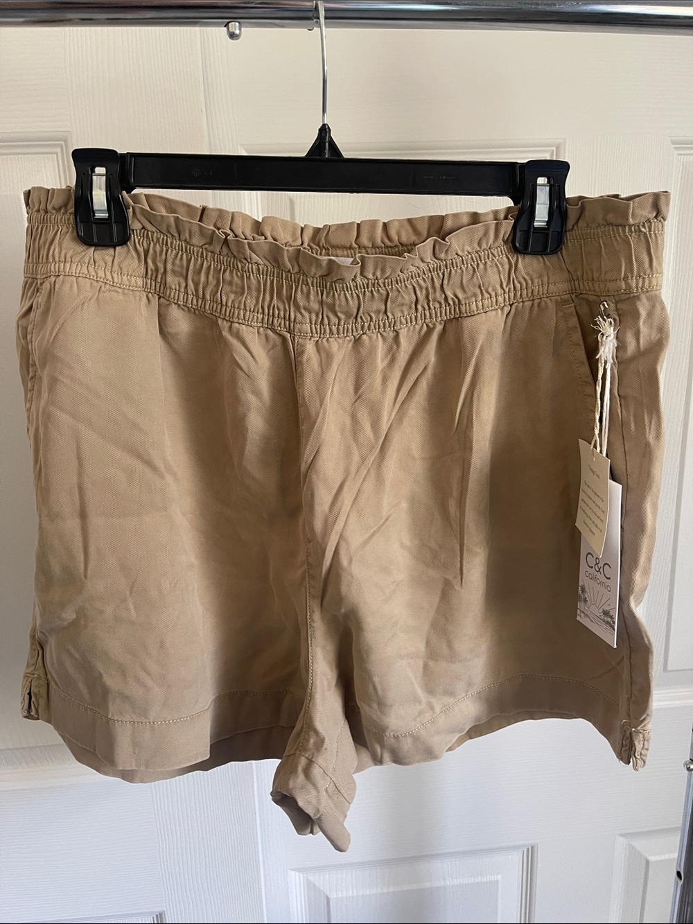 C&C California Tan Flat-Front Elastic-Waist Shorts